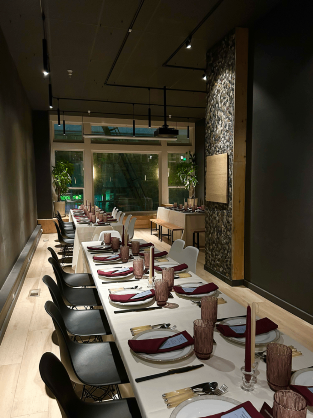 Sohunan dining room β warm and welcoming